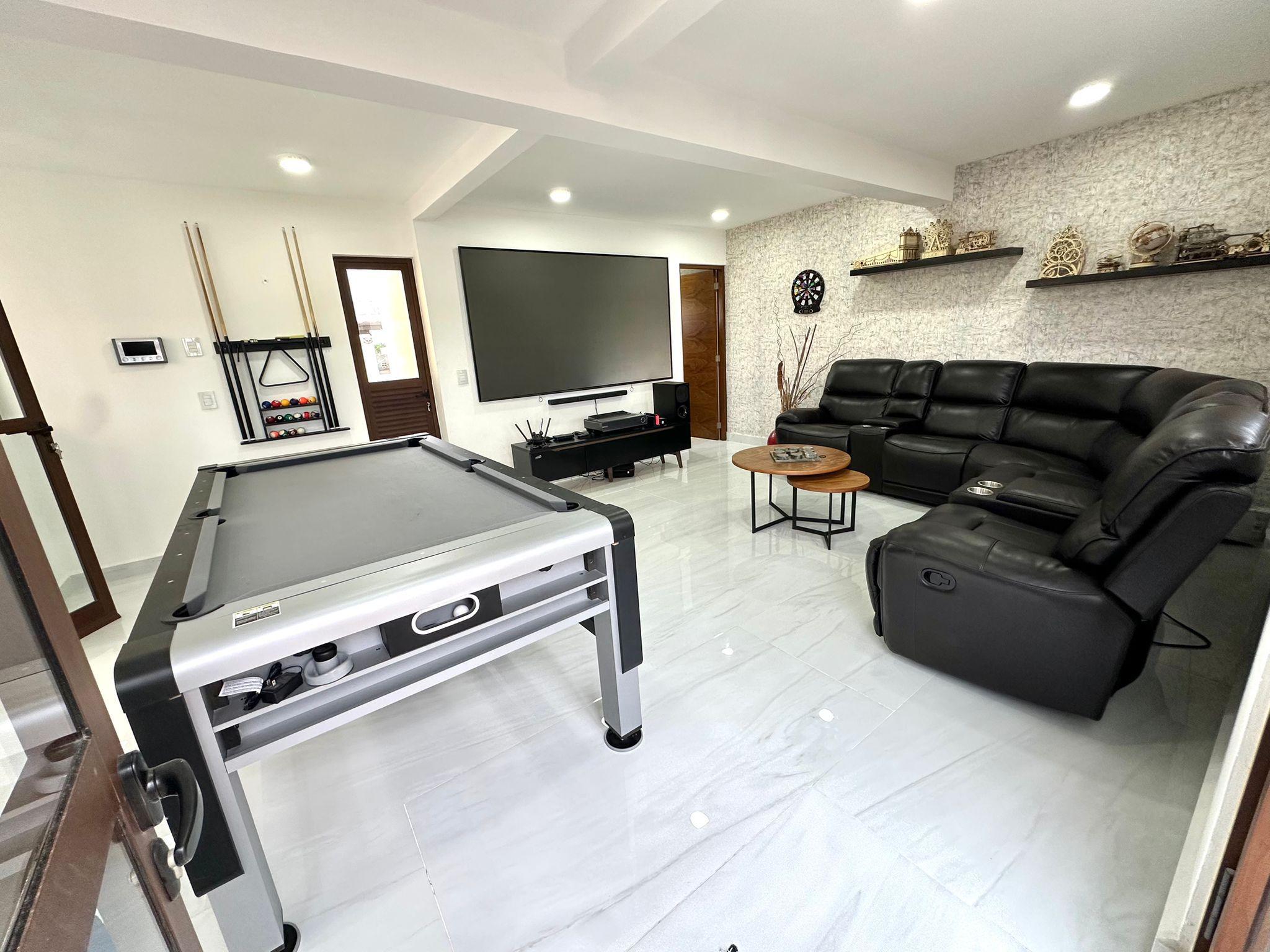 Casa Moderna en Venta en Vía Cumbres Cancún – 5 Recámaras, Alberca Privada y Roof Garden