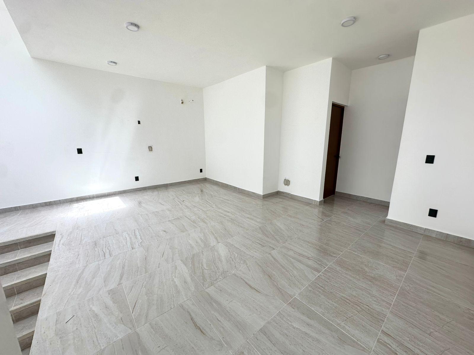 Casa en Venta de Oportunidad en Vía Cumbres Cancún – 4 Recámaras, 2 Niveles