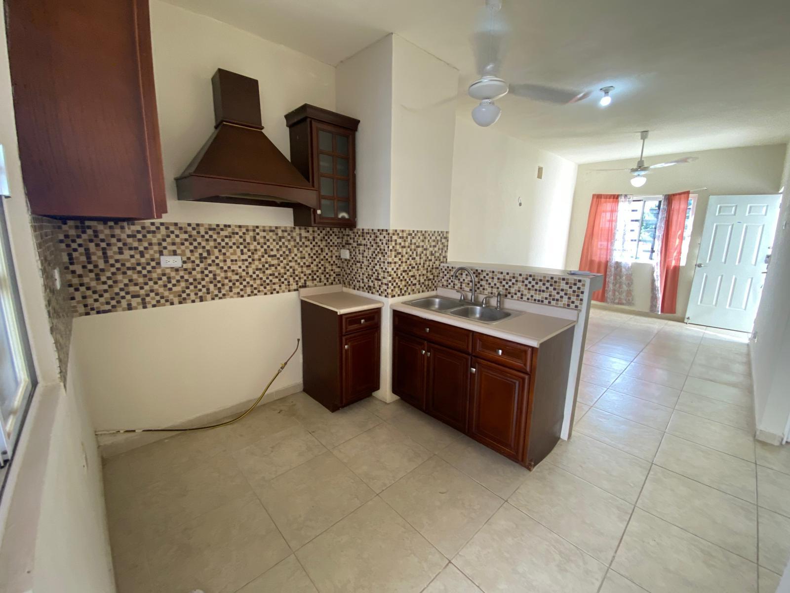 Casa de 1 Nivel en Renta en Delicias del Sur 1, Cancún – 2 Recámaras, Alberca y Seguridad 24/7