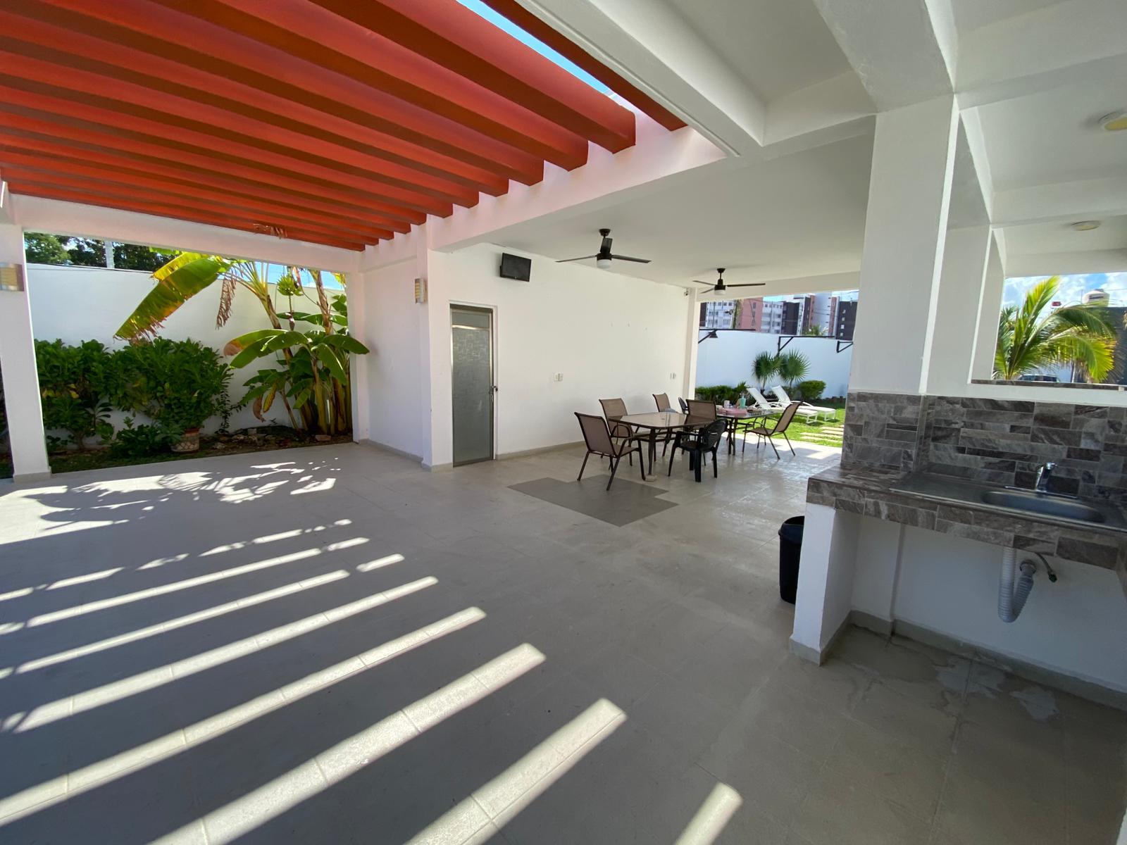 Casa de 1 Nivel en Renta en Delicias del Sur 1, Cancún – 2 Recámaras, Alberca y Seguridad 24/7