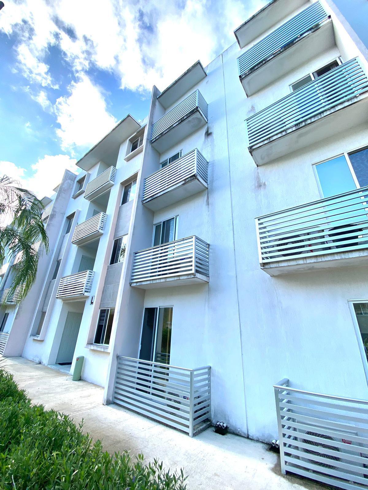 Beautiful Apartment for Sale in Jardines 4 – 2 Bedrooms, Pool View