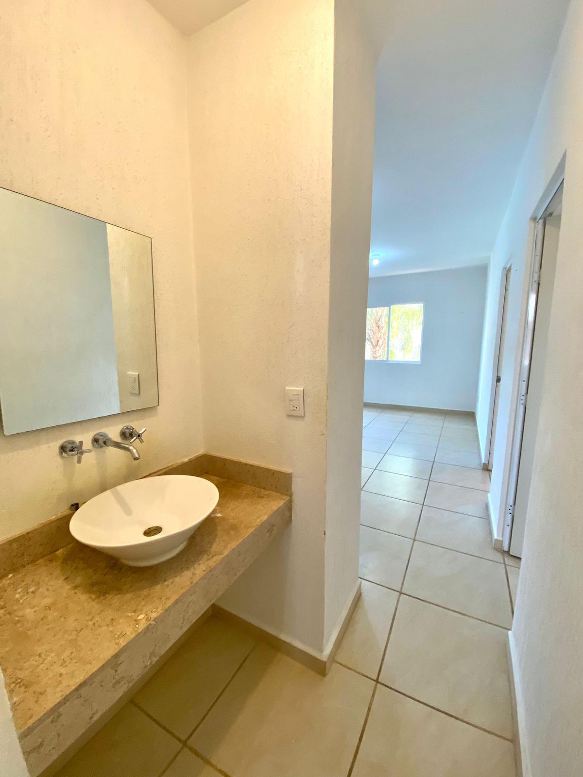 Beautiful Apartment for Sale in Jardines 4 – 2 Bedrooms, Pool View