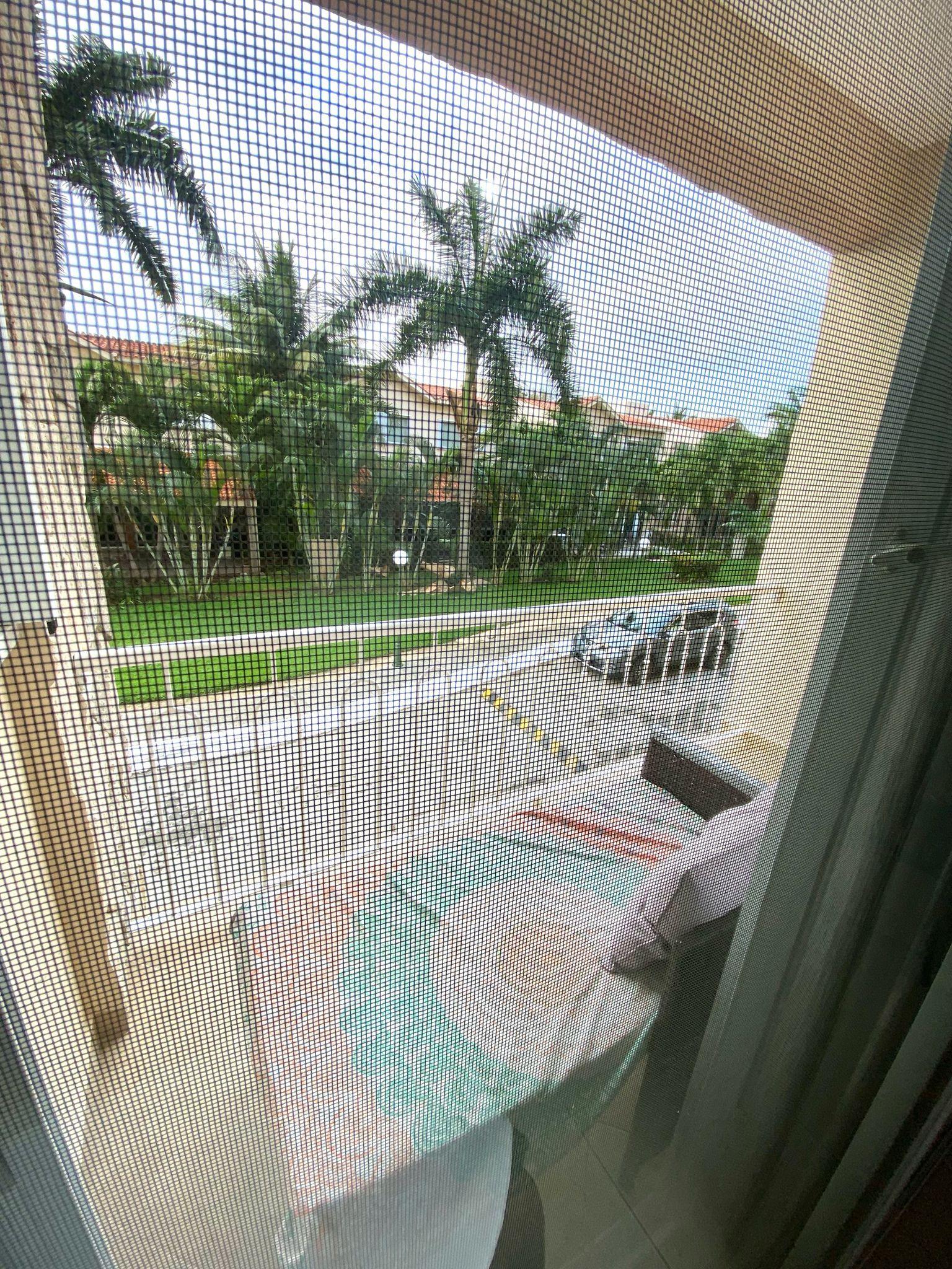 Vendo hermoso departamento en Condominio La Vista, El Table Cancún, con 3 recámaras y vista a la alberca