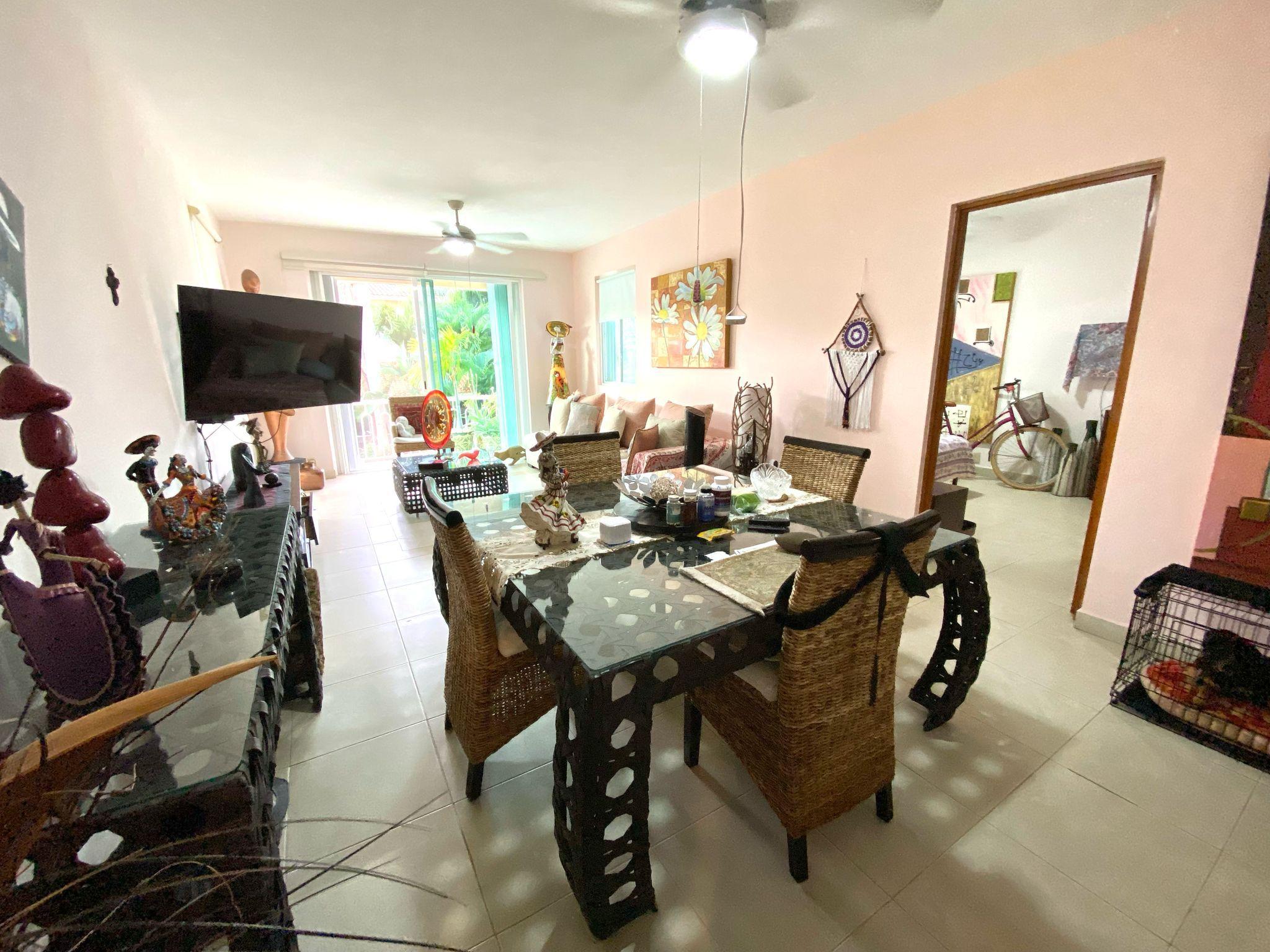 Vendo hermoso departamento en Condominio La Vista, El Table Cancún, con 3 recámaras y vista a la alberca