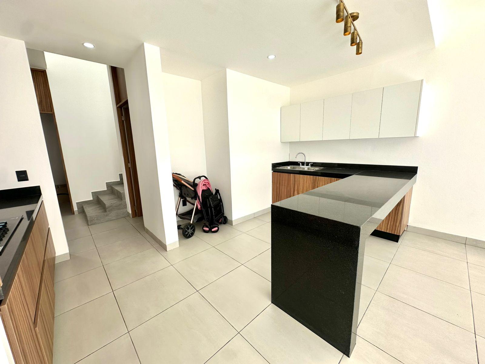Vendo hermosa casa moderna de 2 niveles
