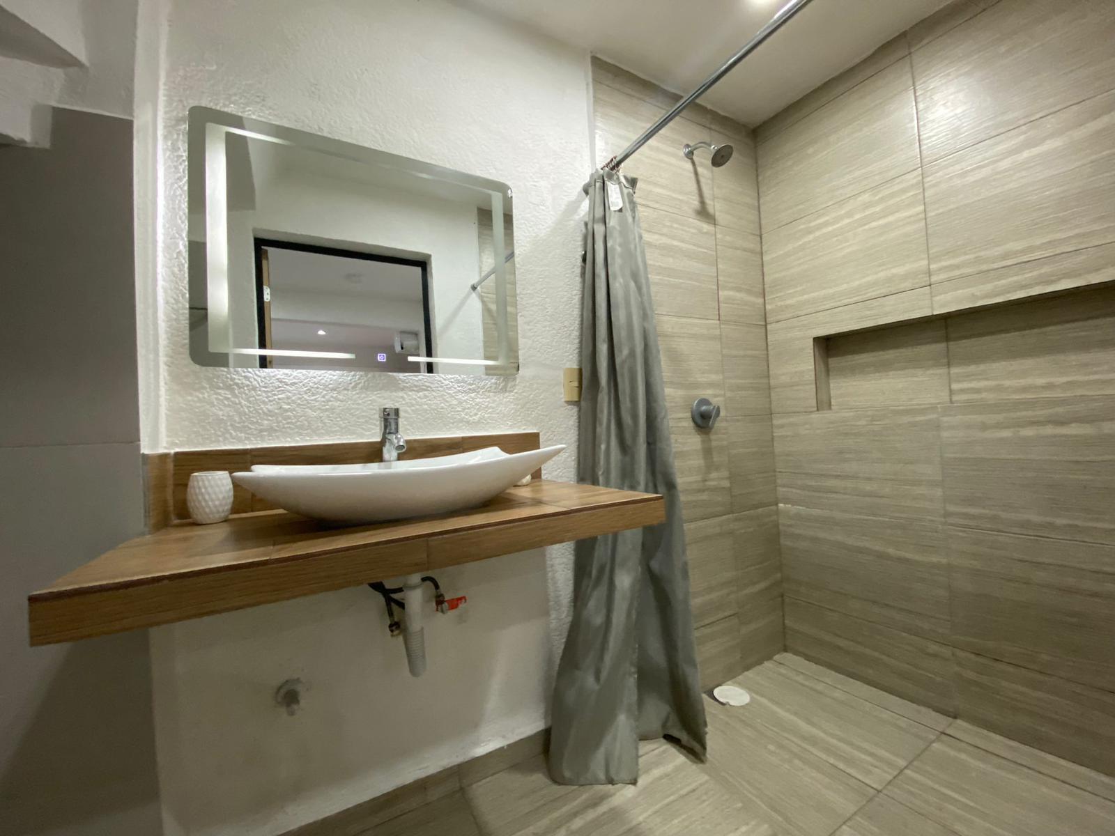 Loft Amueblado en Renta en SM 50 Cancún con Servicios Incluidos y Patio Privado