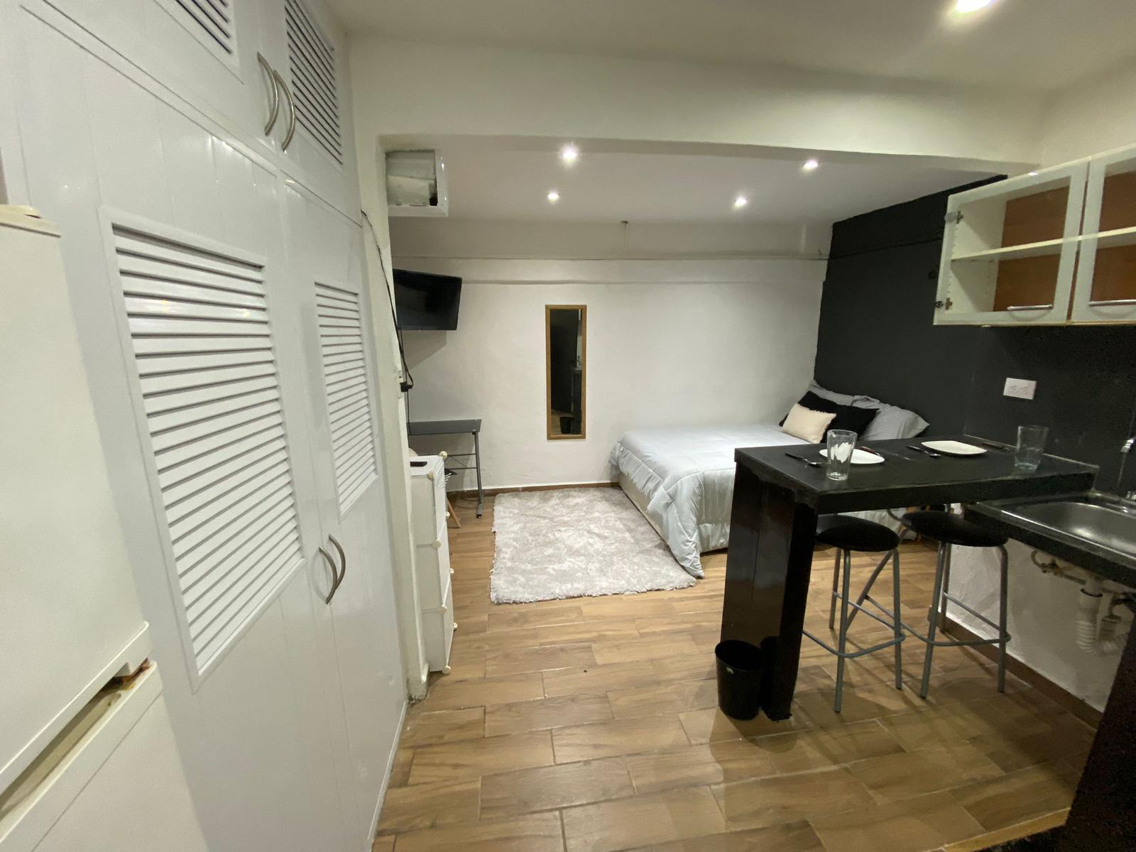 Loft Amueblado en Renta en SM 50 Cancún con Servicios Incluidos y Patio Privado