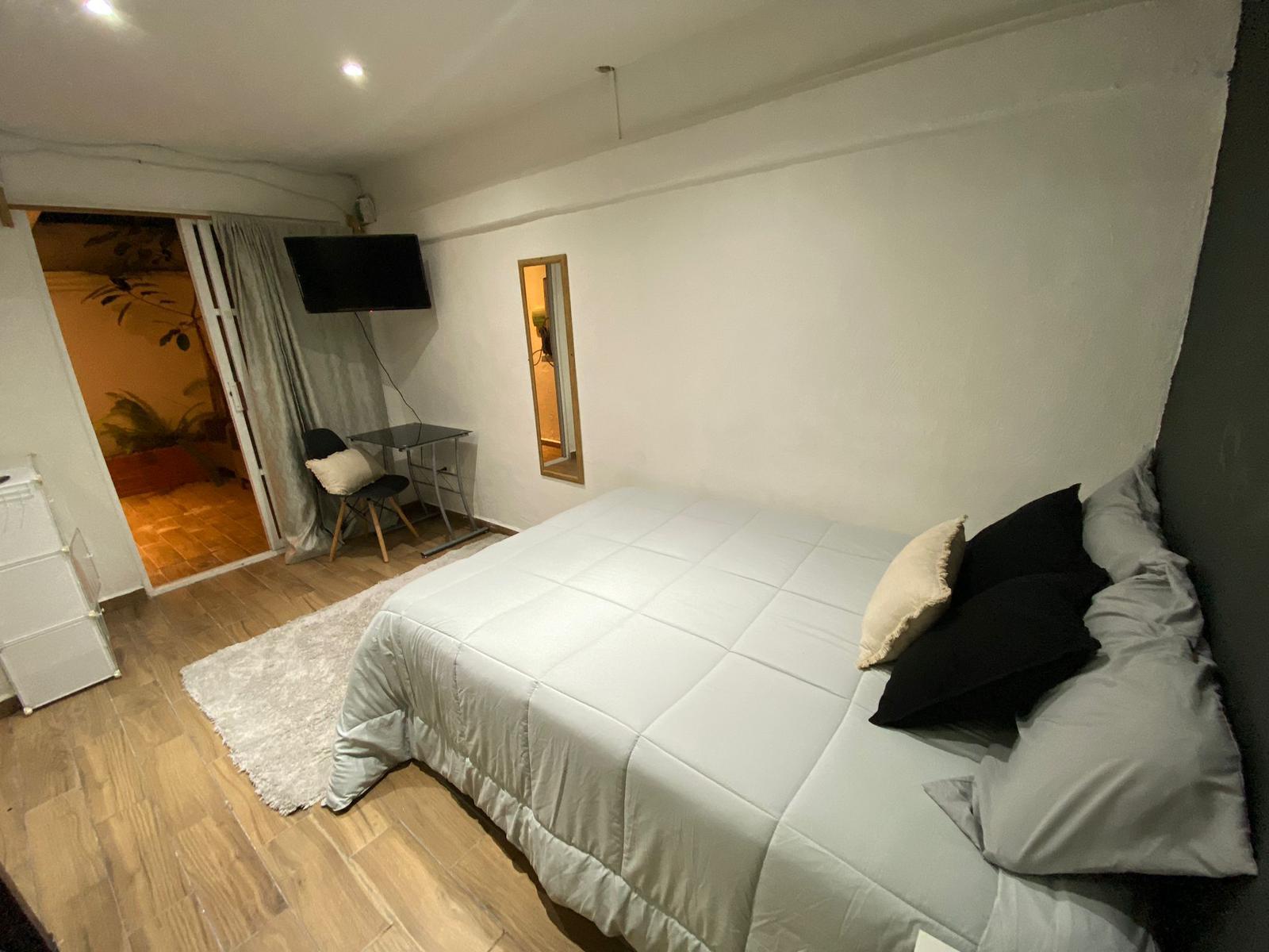 Loft Amueblado en Renta en SM 50 Cancún con Servicios Incluidos y Patio Privado
