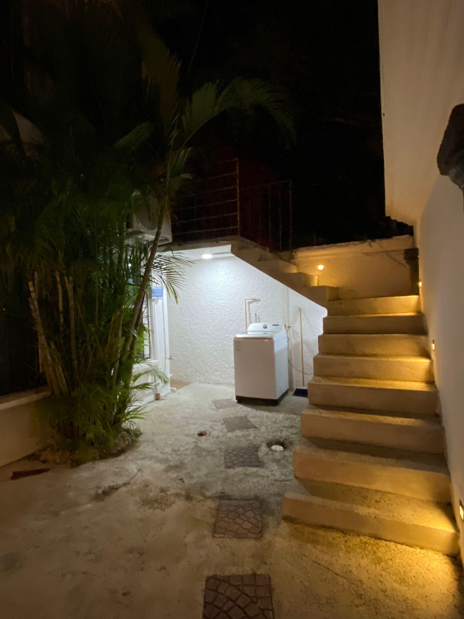 Loft Amueblado en Renta en SM 50 Cancún con Servicios Incluidos y Patio Privado