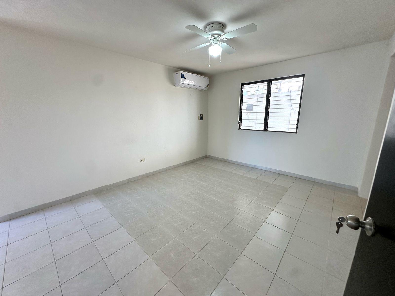 Casa con Vista al Mar en Puerto Juárez, Villas Playa Blanca — Ideal para Hotel u Hostal