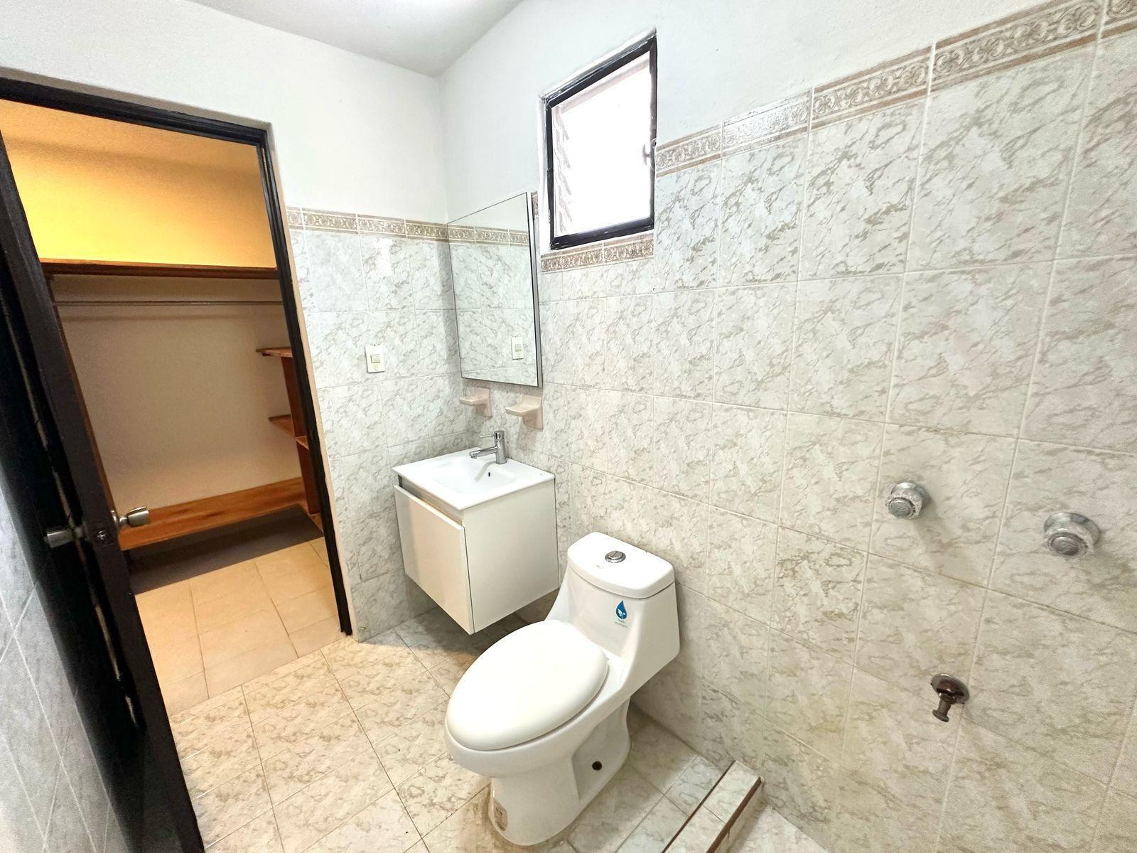 Casa con Vista al Mar en Puerto Juárez, Villas Playa Blanca — Ideal para Hotel u Hostal