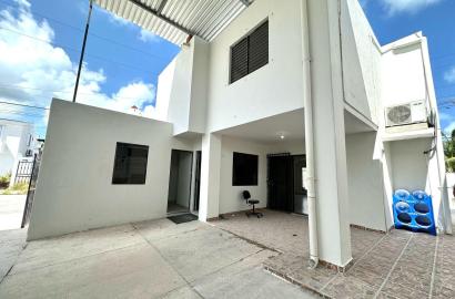 Casa con Vista al Mar en Puerto Juárez, Villas Playa Blanca — Ideal para Hotel u Hostal