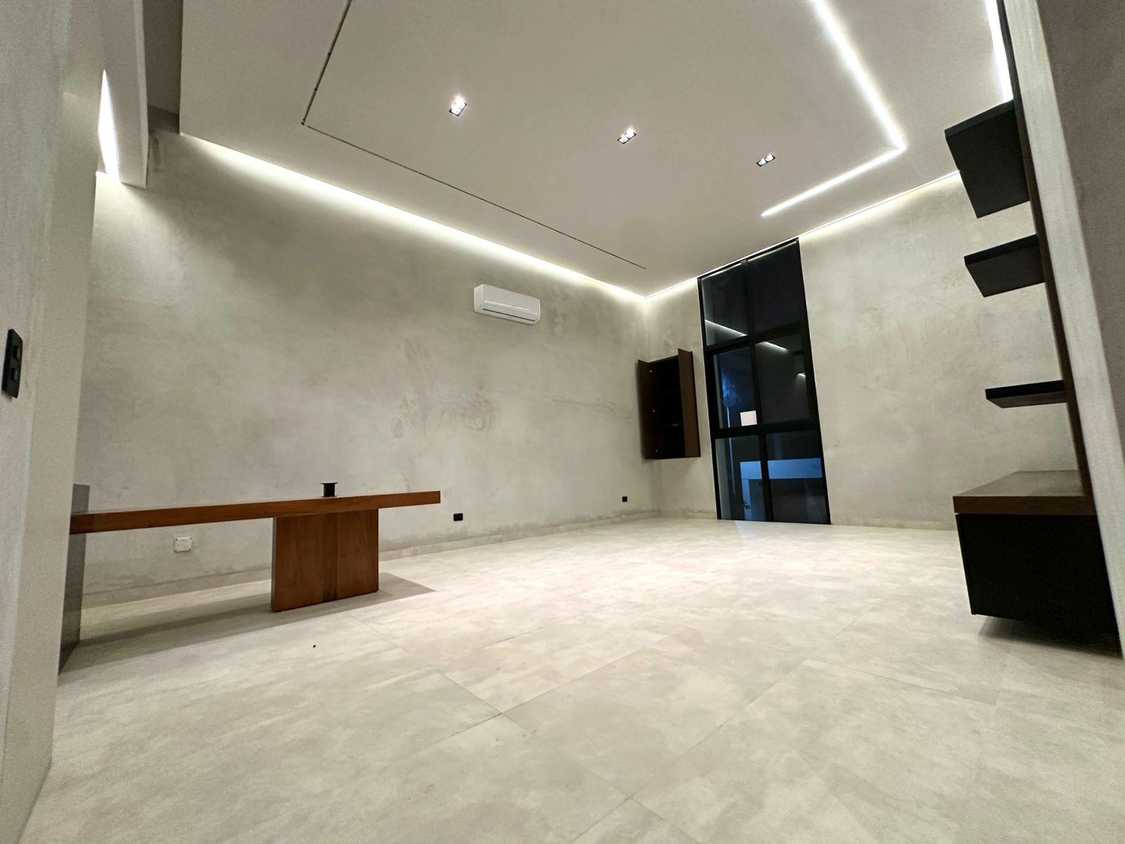 Casa de Lujo en Esquina con Alberca y Rooftop en Residencial Vía Cumbres, Cancún