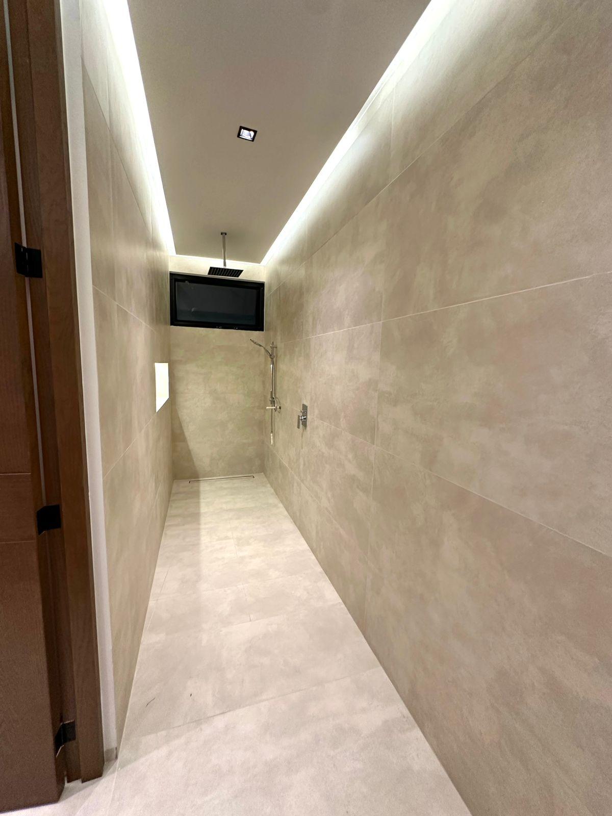 Casa de Lujo en Esquina con Alberca y Rooftop en Residencial Vía Cumbres, Cancún
