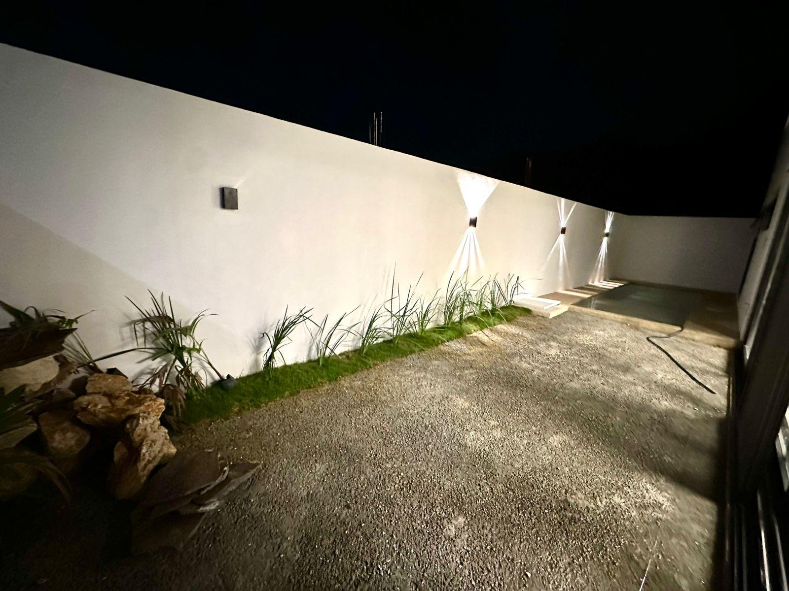 Casa de Lujo en Esquina con Alberca y Rooftop en Residencial Vía Cumbres, Cancún