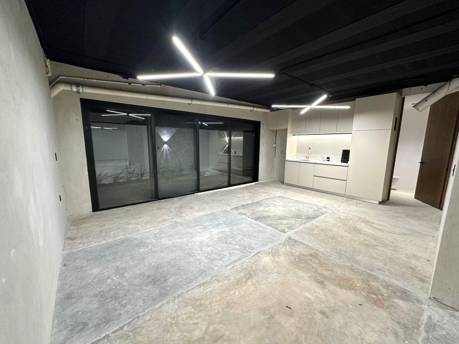 Casa de Lujo en Esquina con Alberca y Rooftop en Residencial Vía Cumbres, Cancún
