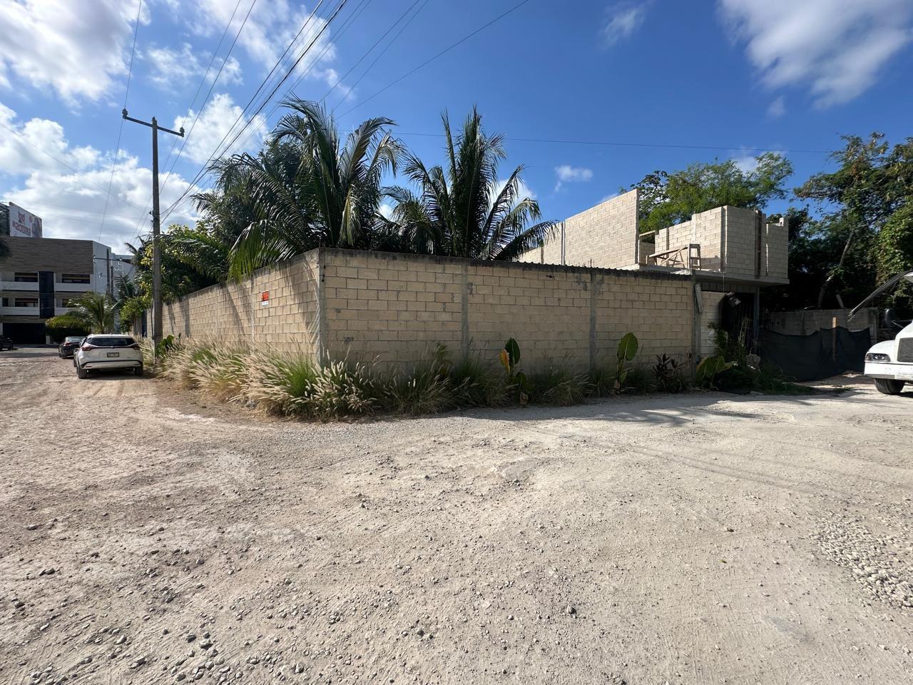 Terreno en Venta en Esquina – 284.5 m² en Privada sobre Av. Huaycán, Cancún